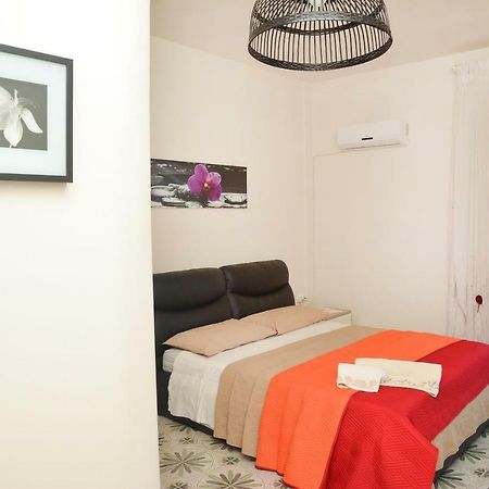 Lian Room B&B กาแซร์ตา ภายนอก รูปภาพ
