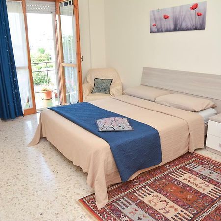 Lian Room B&B กาแซร์ตา ภายนอก รูปภาพ