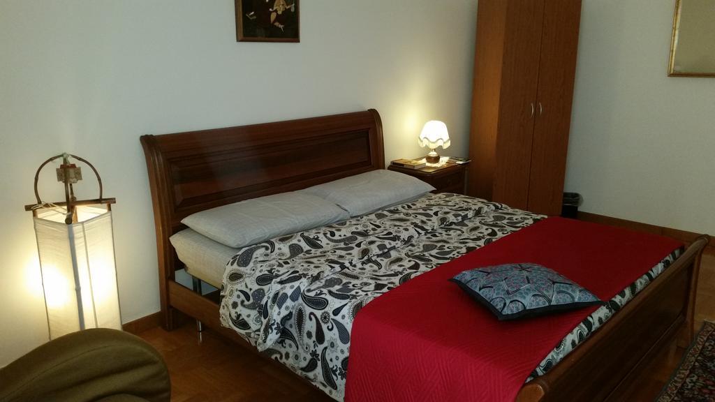 Lian Room B&B กาแซร์ตา ห้อง รูปภาพ