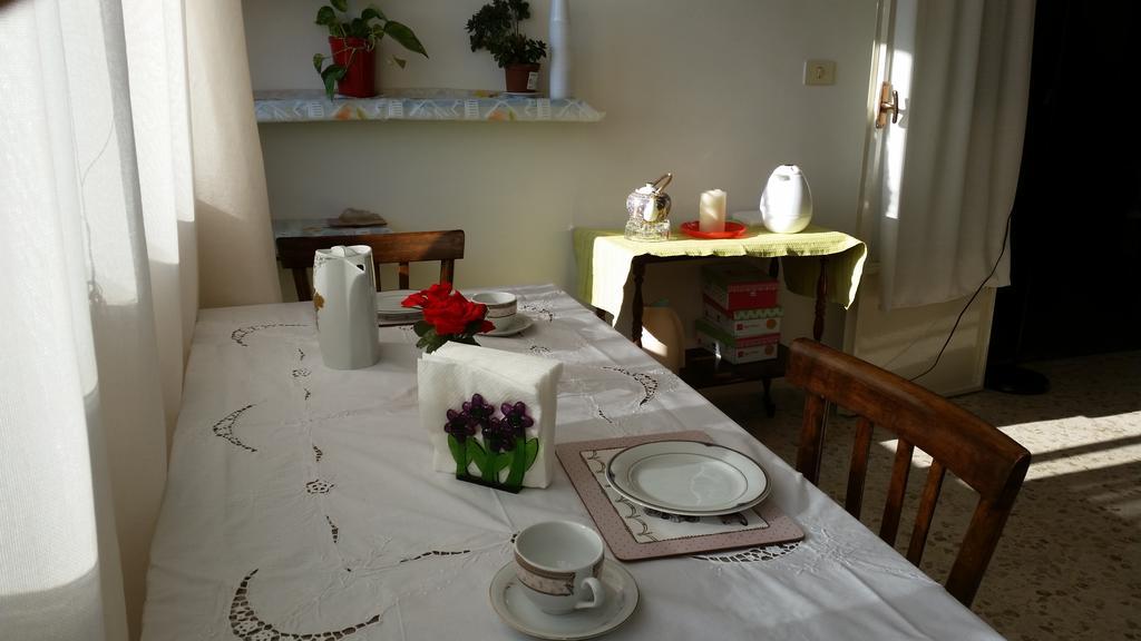 Lian Room B&B กาแซร์ตา ภายนอก รูปภาพ
