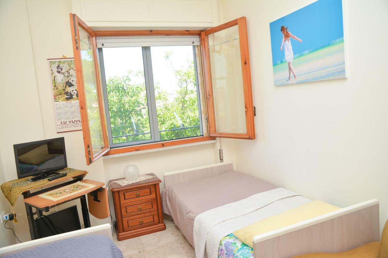 Lian Room B&B กาแซร์ตา ภายนอก รูปภาพ