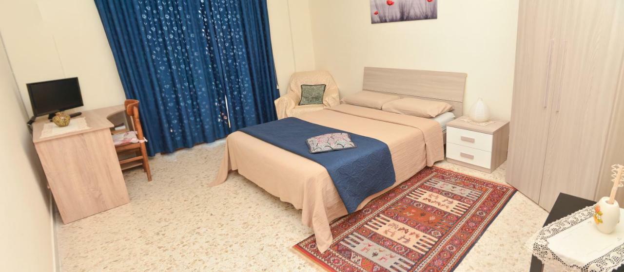 Lian Room B&B กาแซร์ตา ภายนอก รูปภาพ